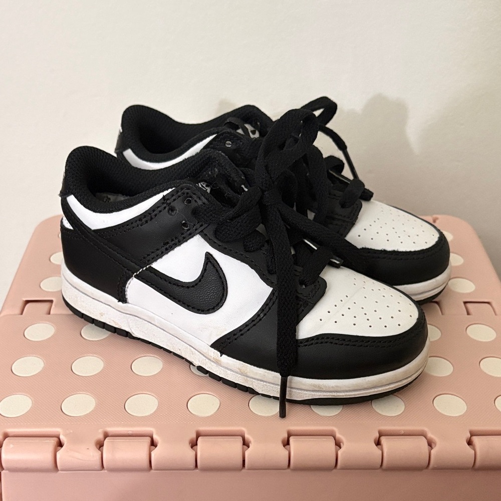 Nike Dunk Lows “Panda” Little Kids